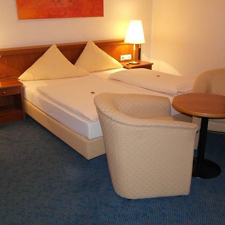 Hotel Jahnhaus Langenfeld  Quarto foto
