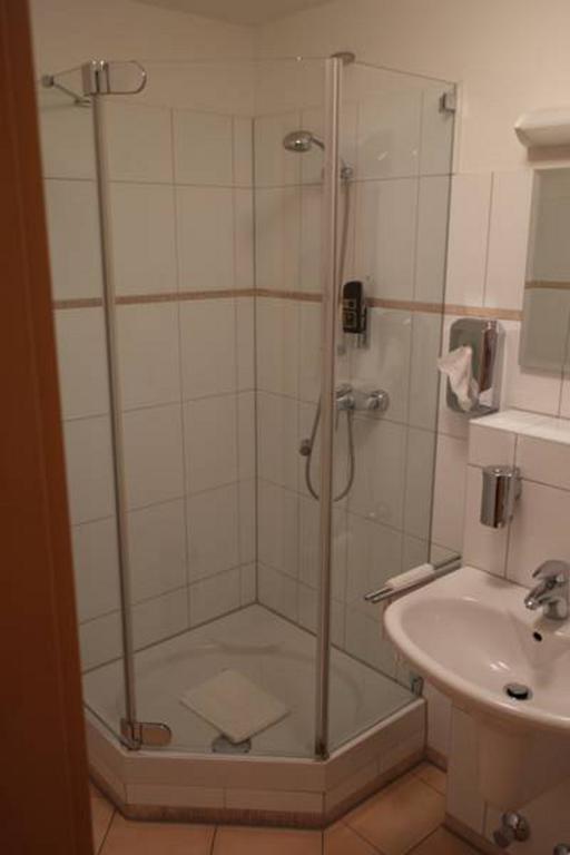 Hotel Jahnhaus Langenfeld  Quarto foto