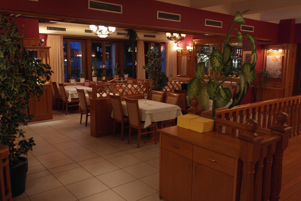 Hotel Jahnhaus Langenfeld  Exterior foto